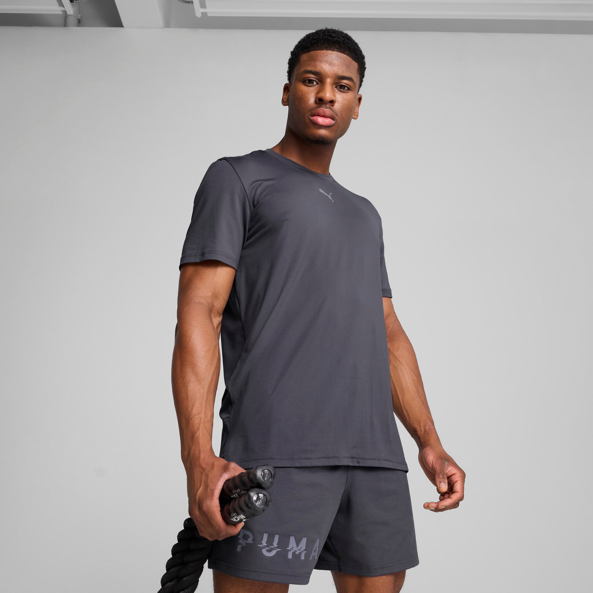 Puma CLOUDSPUN soft branded tee in galactic gray - Model Shot 01