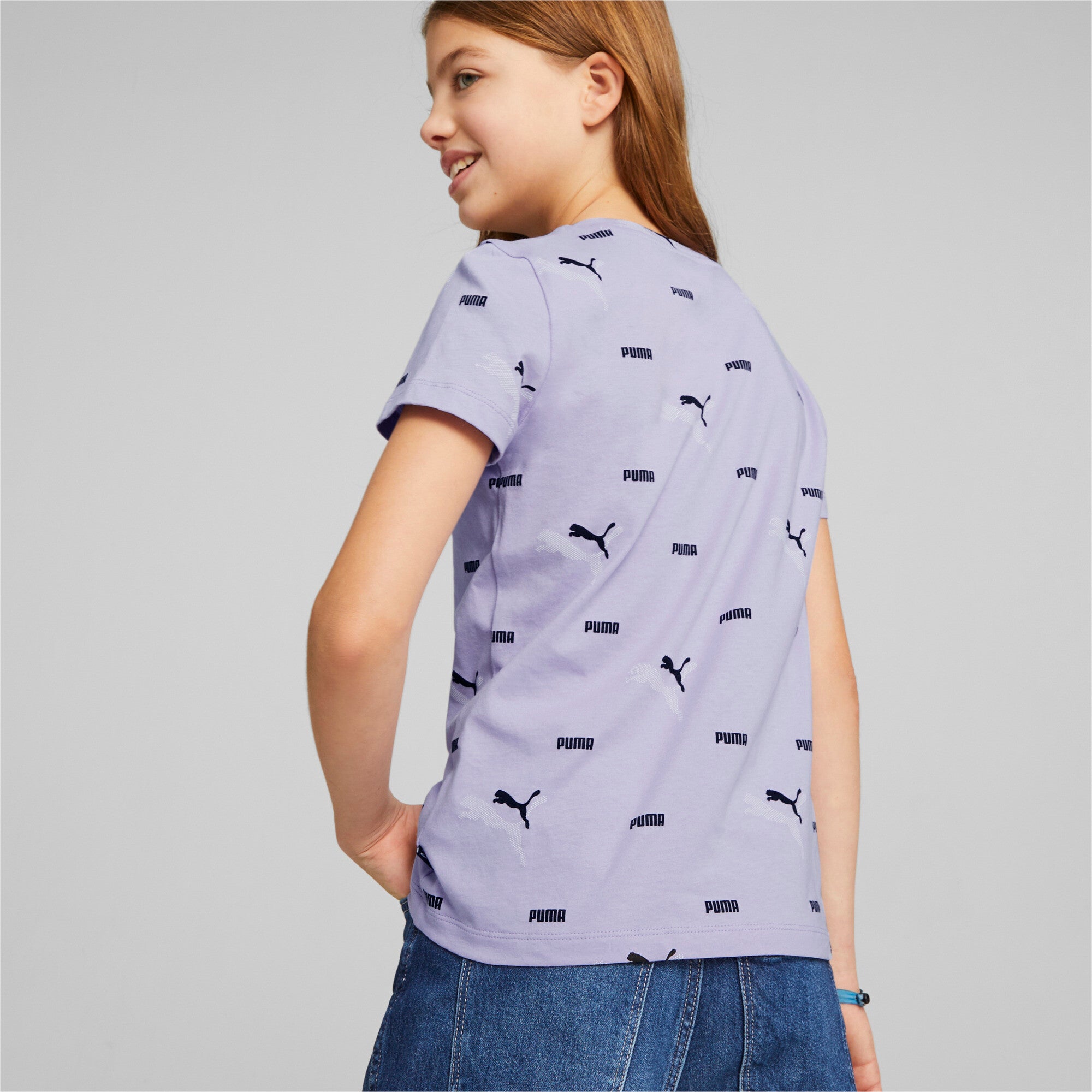 Puma essentials+ logo lab tee youth in purple - Model Shot 03