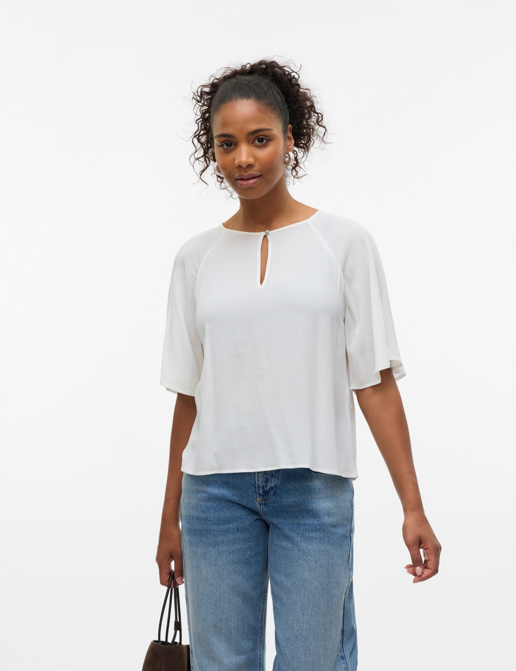 VERO MODA VMANNA 2/4 top in cloud dancer - Image 1