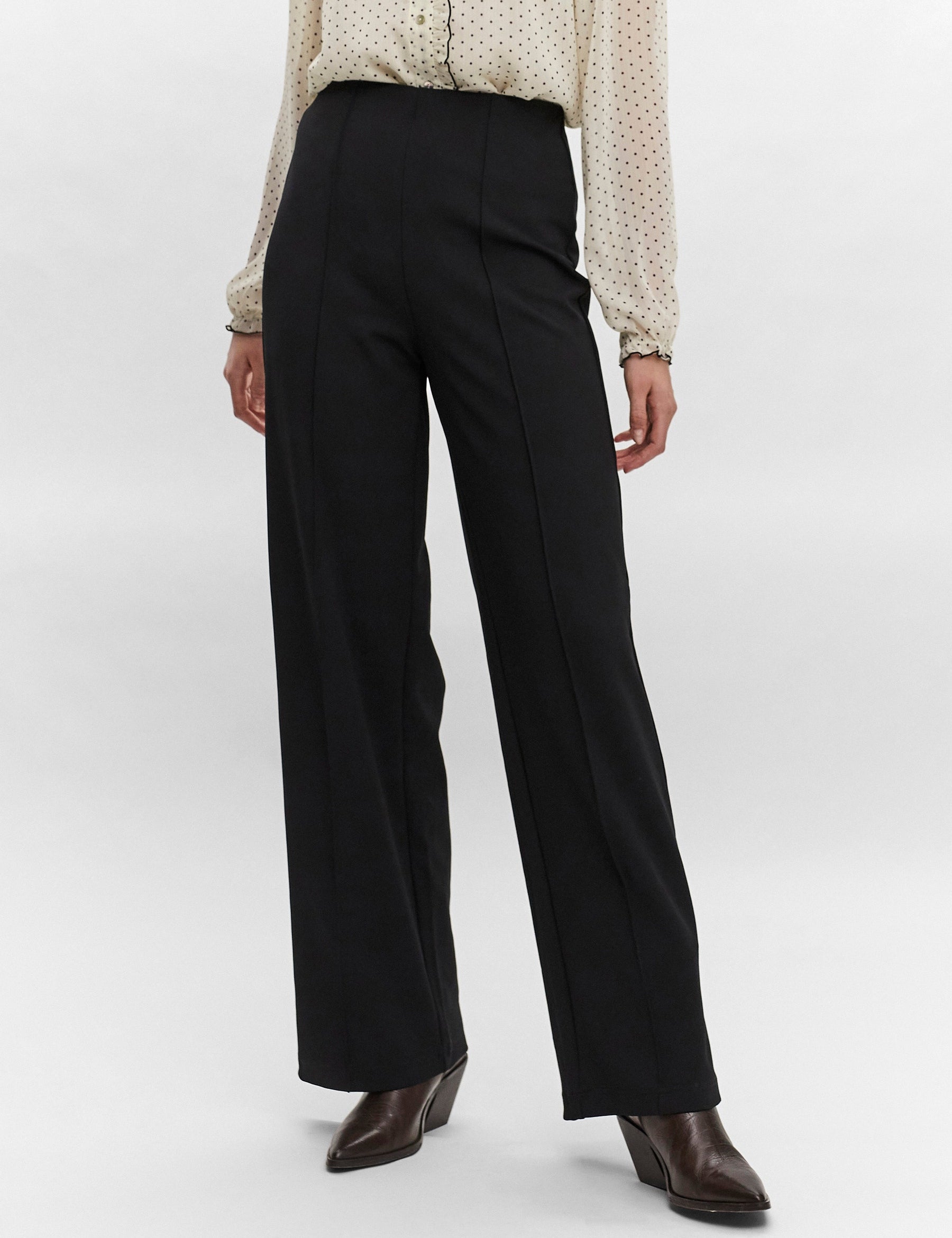 VERO MODA VMBECKY wide pull on pant in black - Image 1