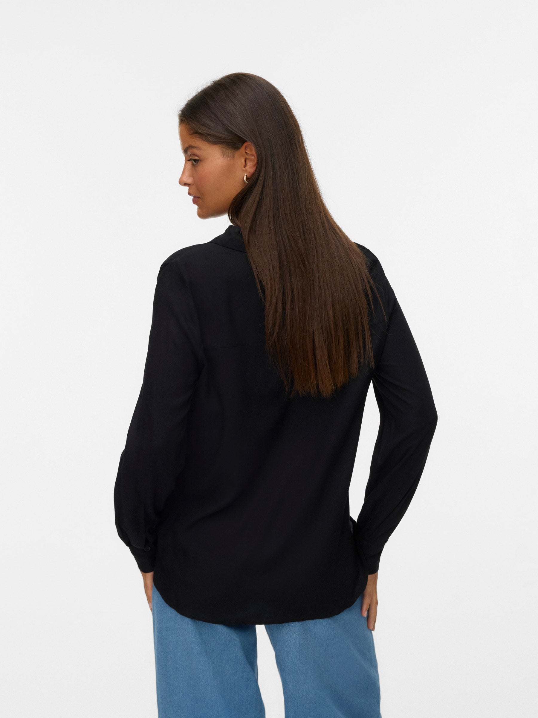 VERO MODA VMBUMPY basic shirt in black - Image 2
