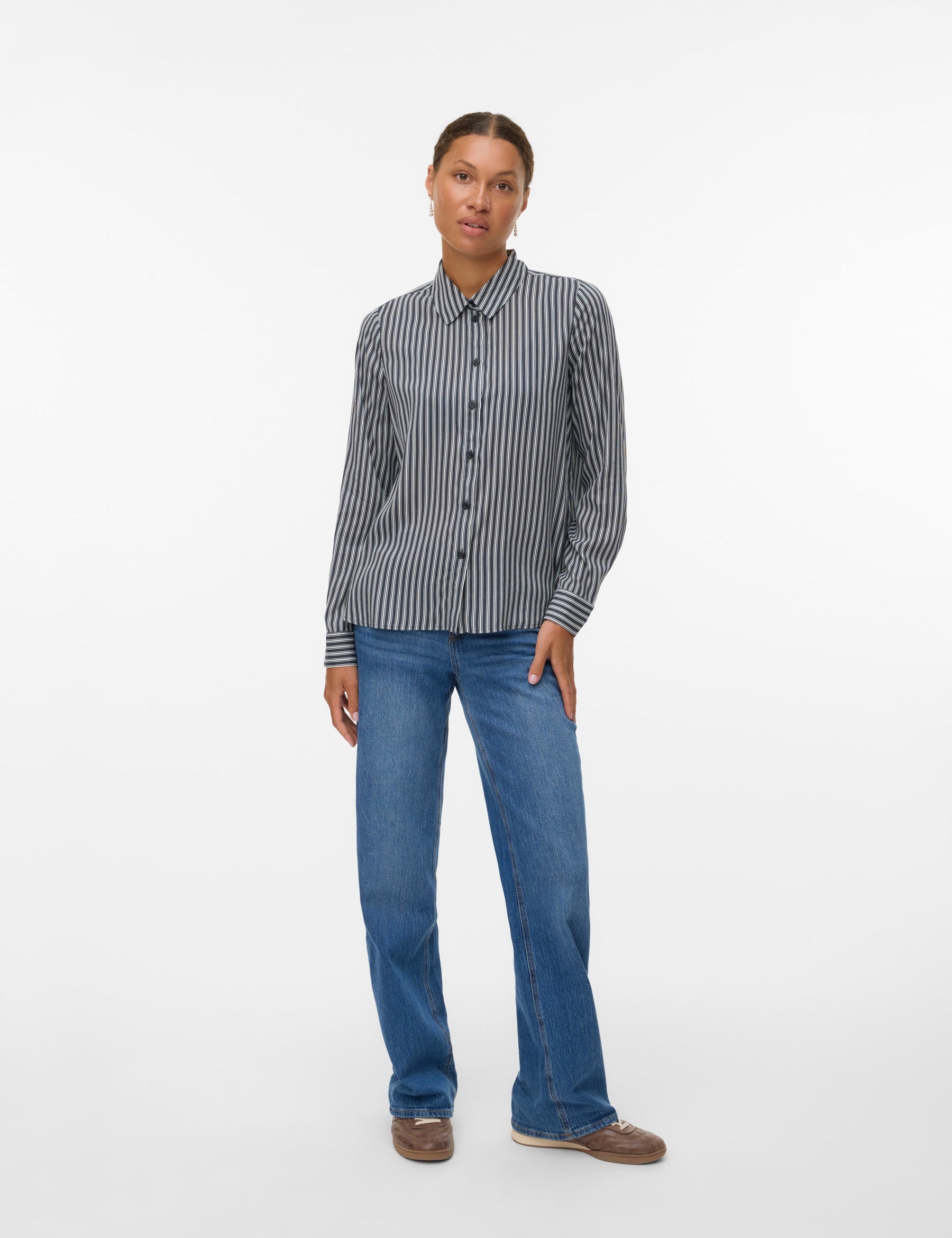 VERO MODA VMBUMPY basic shirt in india ink eva snow white - Image 1