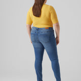 VERO MODA VMCFANYA slim jeans cur in medium blue denim - Image 2