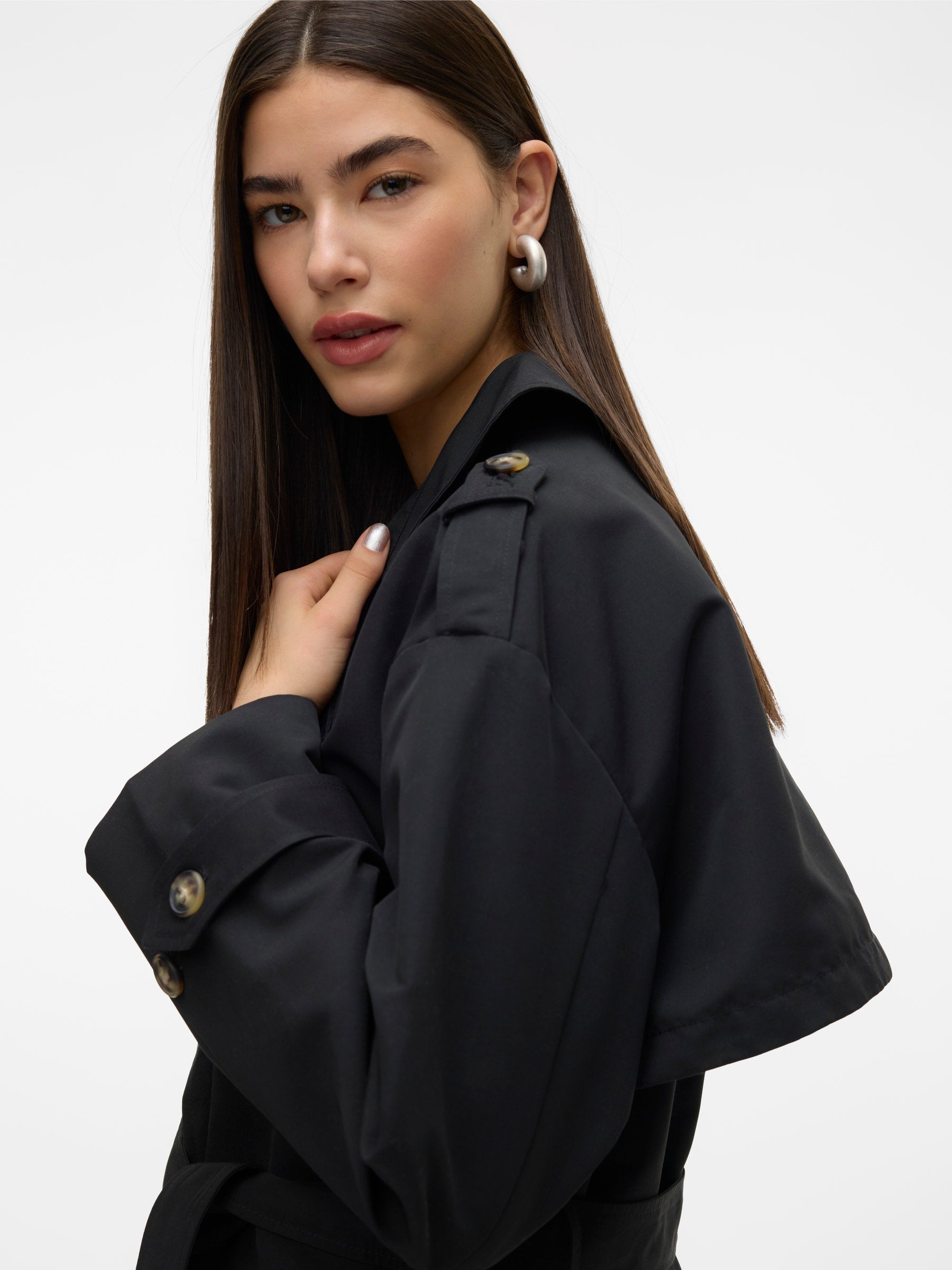 VERO MODA VMCHLOE long trenchcoat in black - Image 7