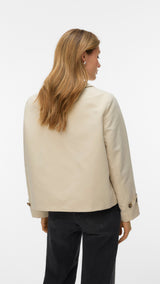 VERO MODA VMCHLOEMIA short trenchcoat in oatmeal - Image 2