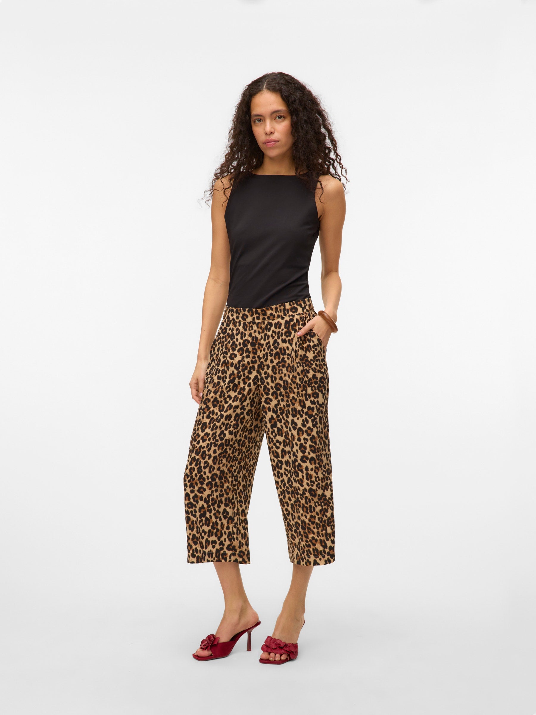 VERO MODA VMCOCO culotte pant in black - Image 4