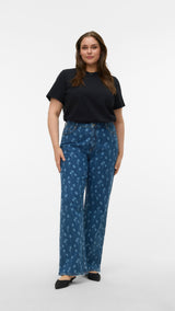 VERO MODA VMCTESSA wide flower denim jeans cur in medium blue denim flower - Image 1