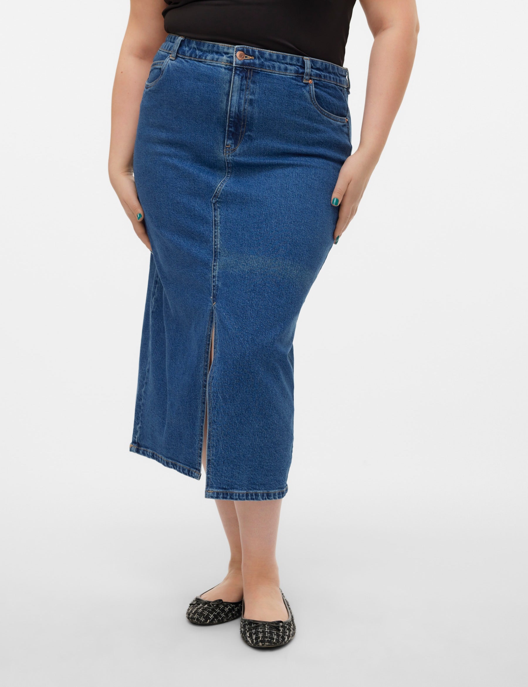 VERO MODA VMCVERI calf denim skirt mix cur in medium blue denim - Image 1