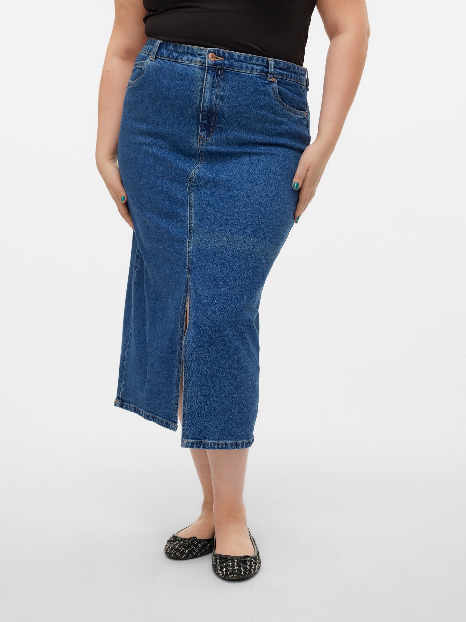 VERO MODA VMCVERI calf denim skirt mix cur in medium blue denim - Image 1