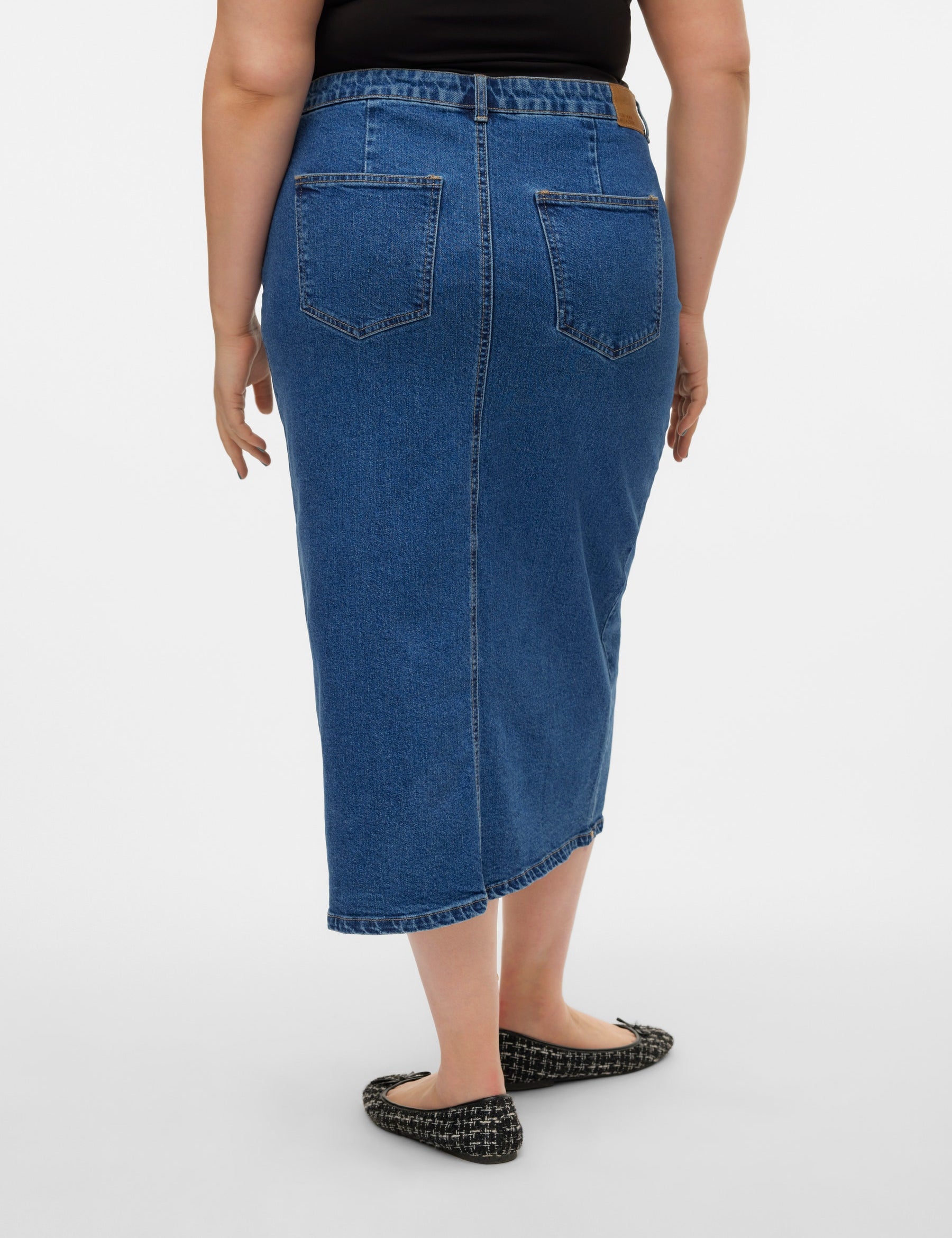 VERO MODA VMCVERI calf denim skirt mix cur in medium blue denim - Image 2