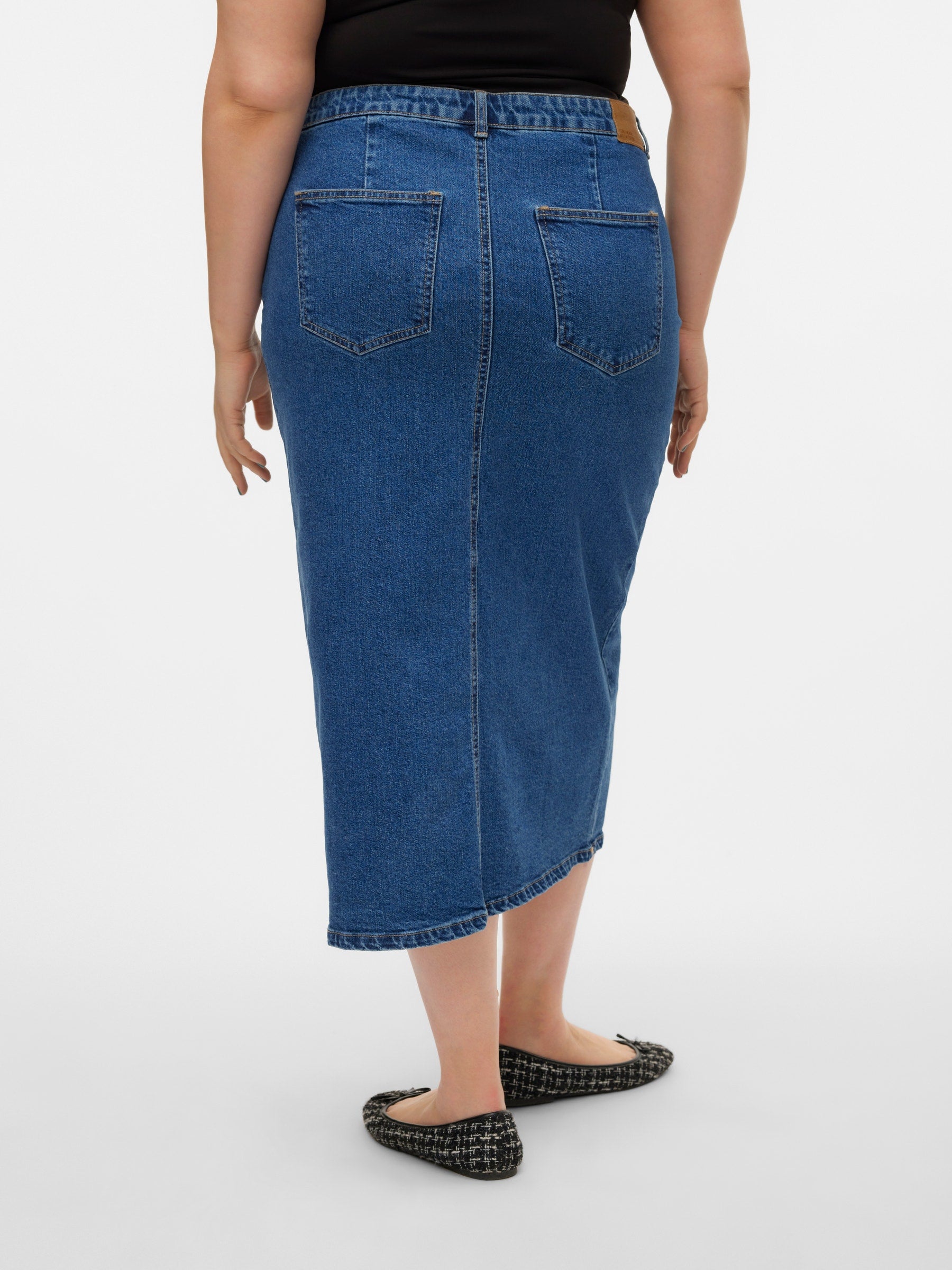 VERO MODA VMCVERI calf denim skirt mix cur in medium blue denim - Image 2