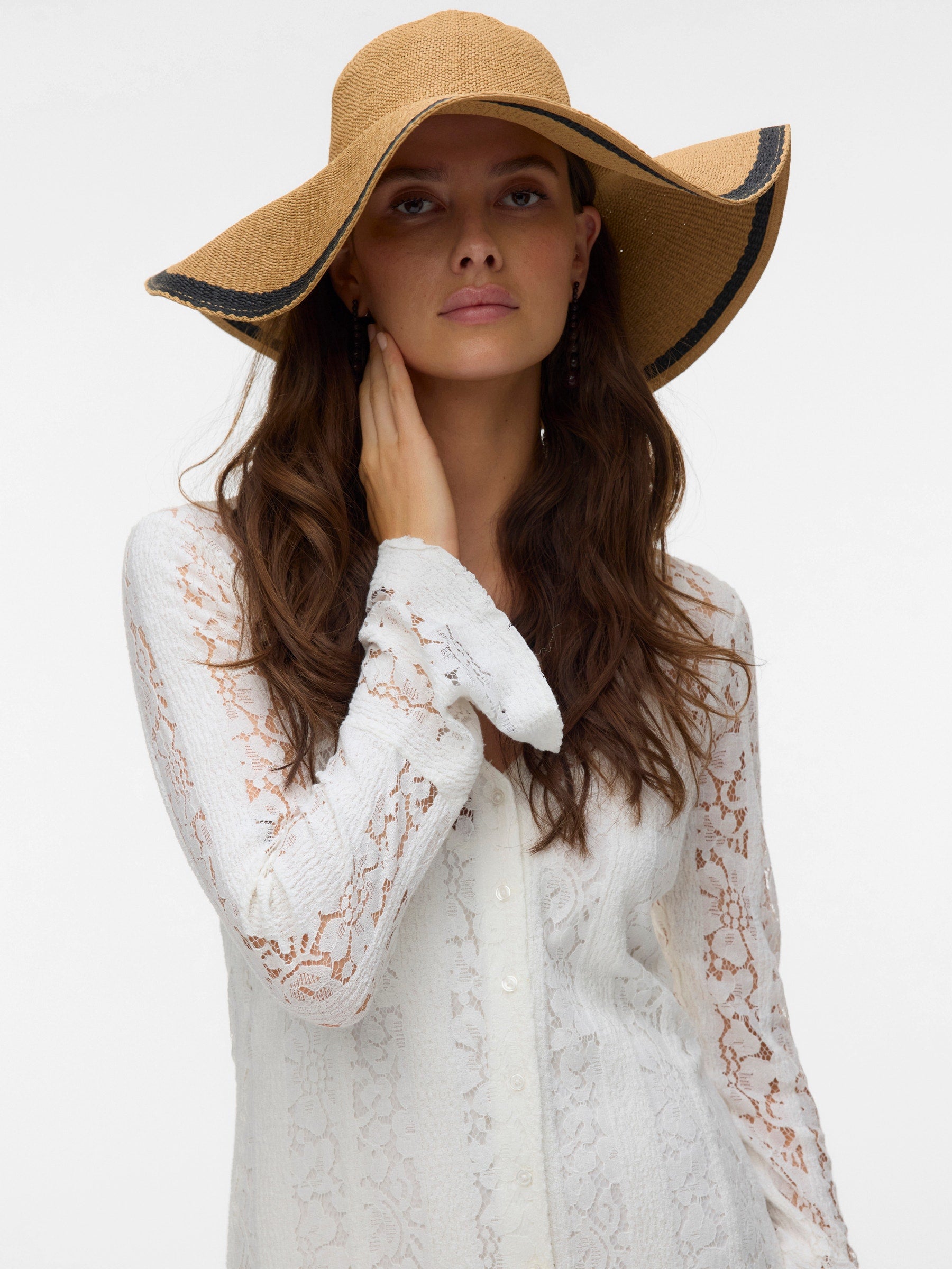 VERO MODA VMEMMY hat in natural - Image 2