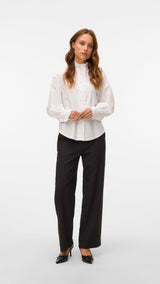 VERO MODA VMFANNI ruffel top in snow white - Image 4