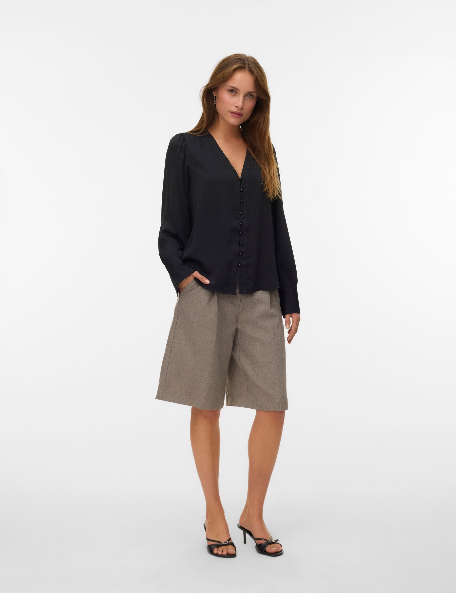 VERO MODA VMFASANA v-neck shirt in black - Image 1