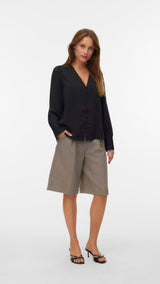 VERO MODA VMFASANA v-neck shirt in black - Image 1