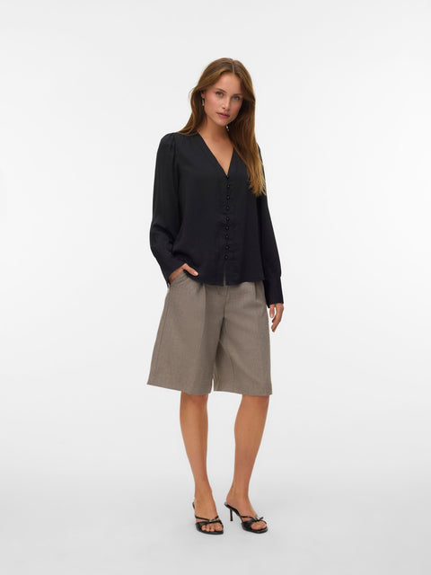 VERO MODA VMFASANA v-neck shirt in black