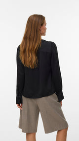 VERO MODA VMFASANA v-neck shirt in black - Image 2