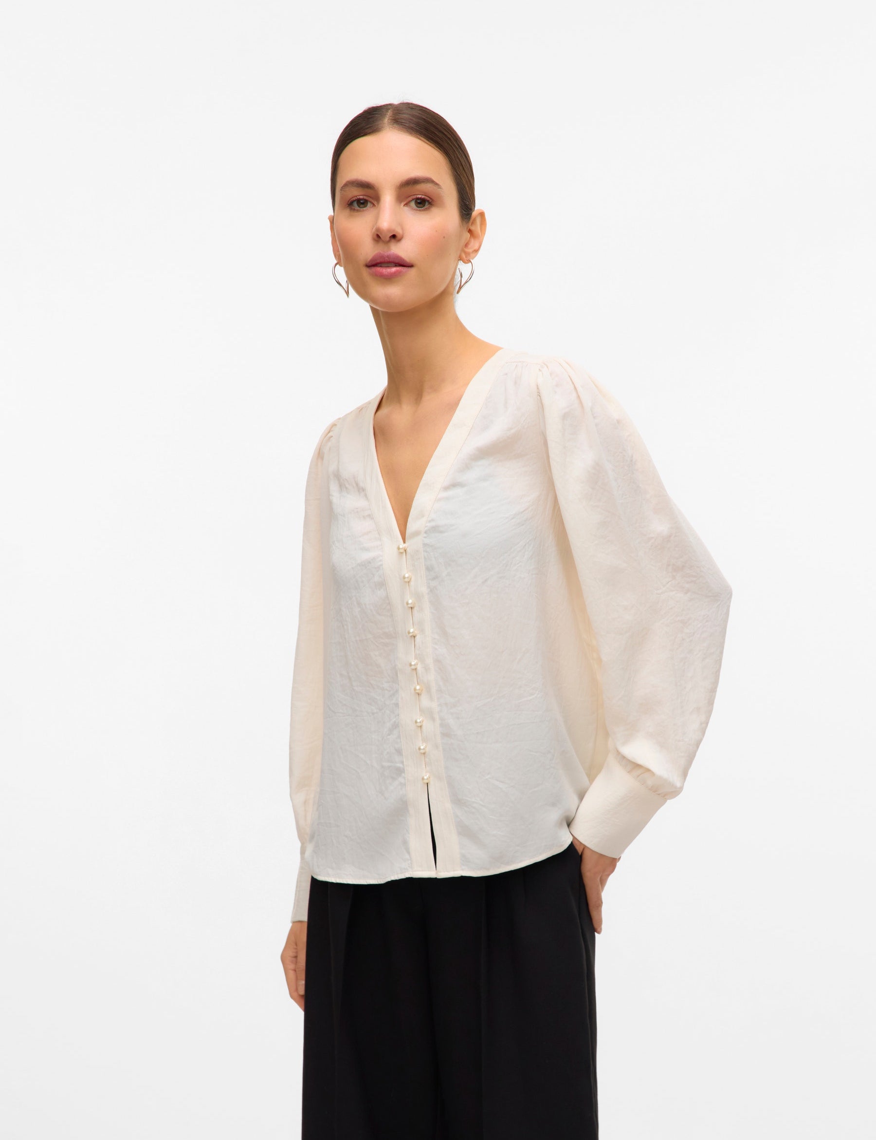 VERO MODA VMFASANA v-neck shirt in birch - Image 1