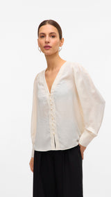 VERO MODA VMFASANA v-neck shirt in birch - Image 1