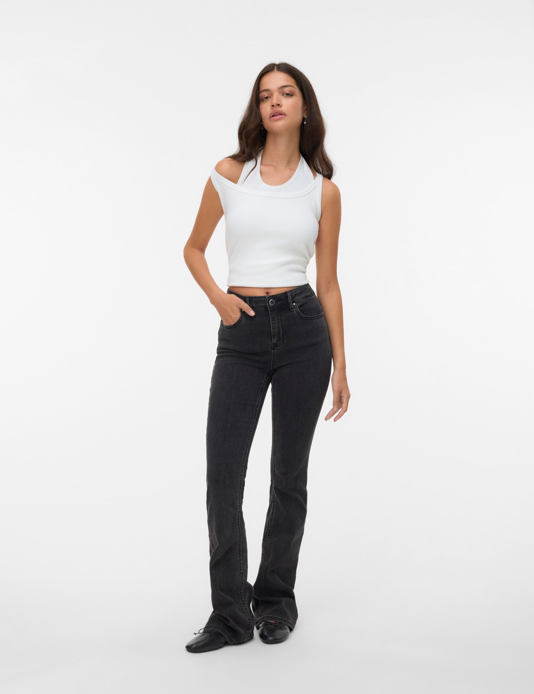 VERO MODA VMFLASH flared jeans in black - Image 1