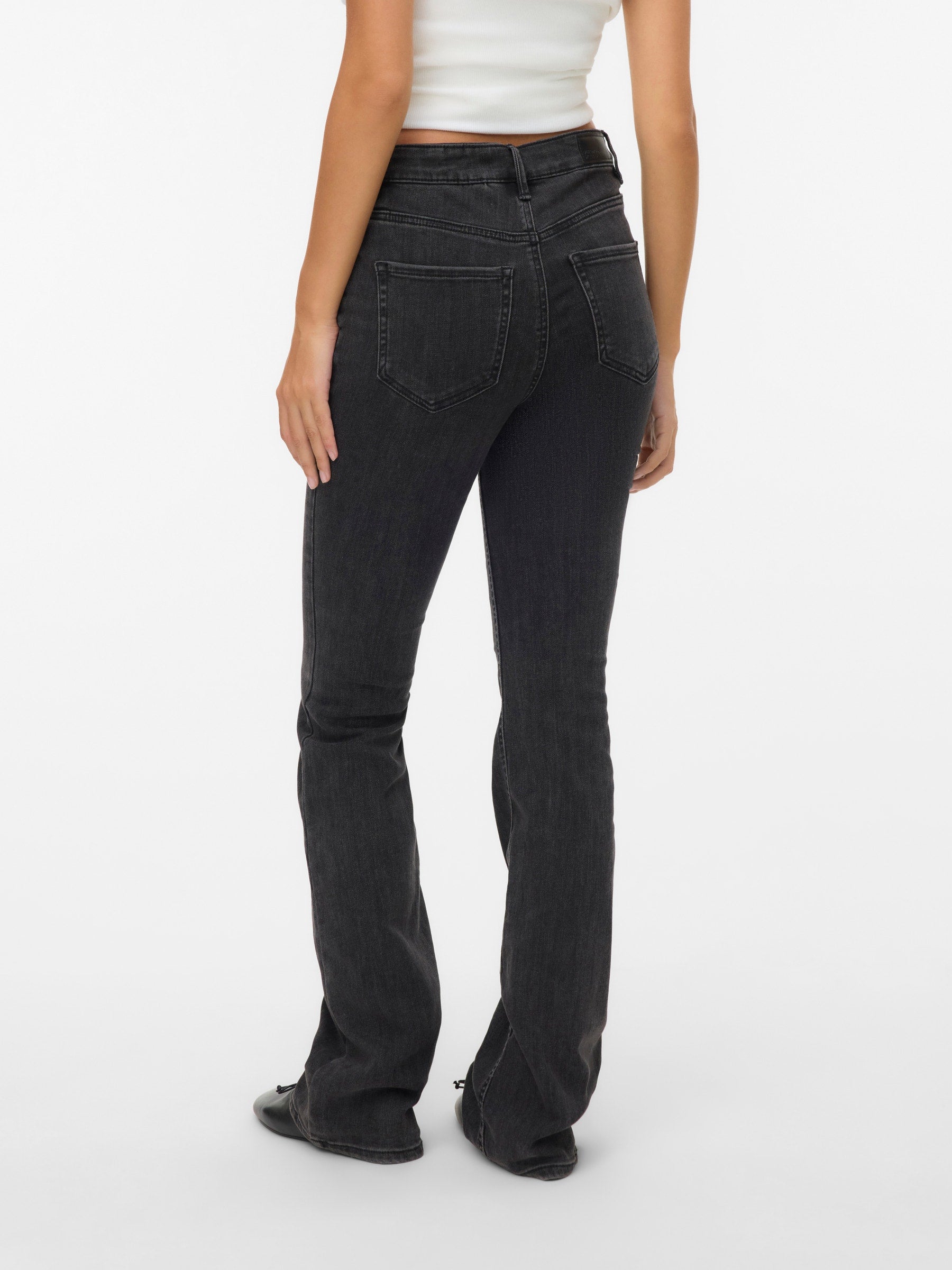 VERO MODA VMFLASH flared jeans in black - Image 2