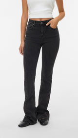 VERO MODA VMFLASH flared jeans in black - Image 5