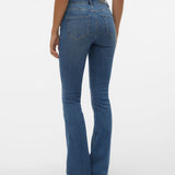 VERO MODA VMFLASH flared jeans in medium blue - Image 2
