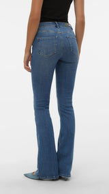 VERO MODA VMFLASH flared jeans in medium blue - Image 2
