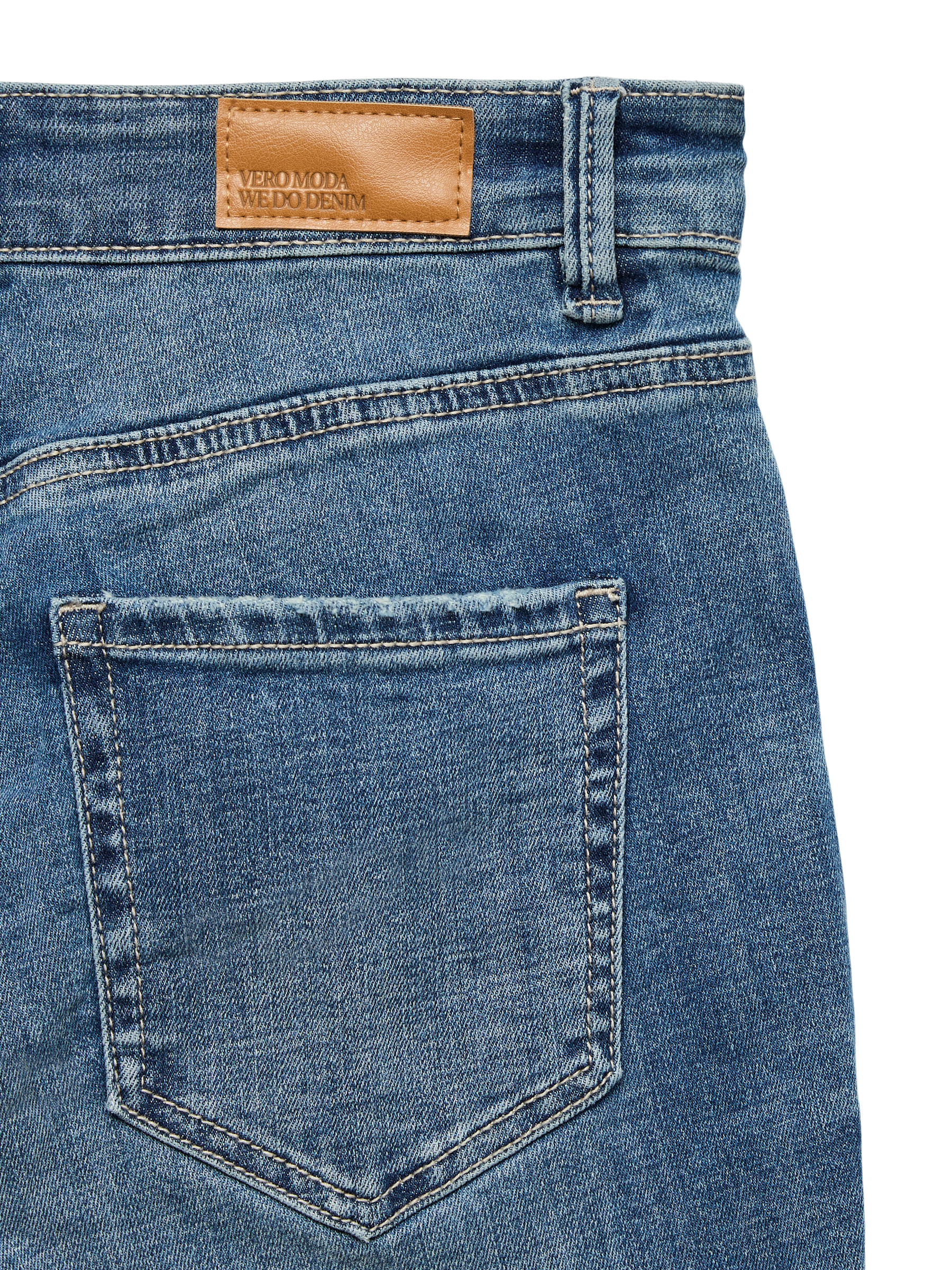 VERO MODA VMFLASH flared jeans in medium blue - Image 4