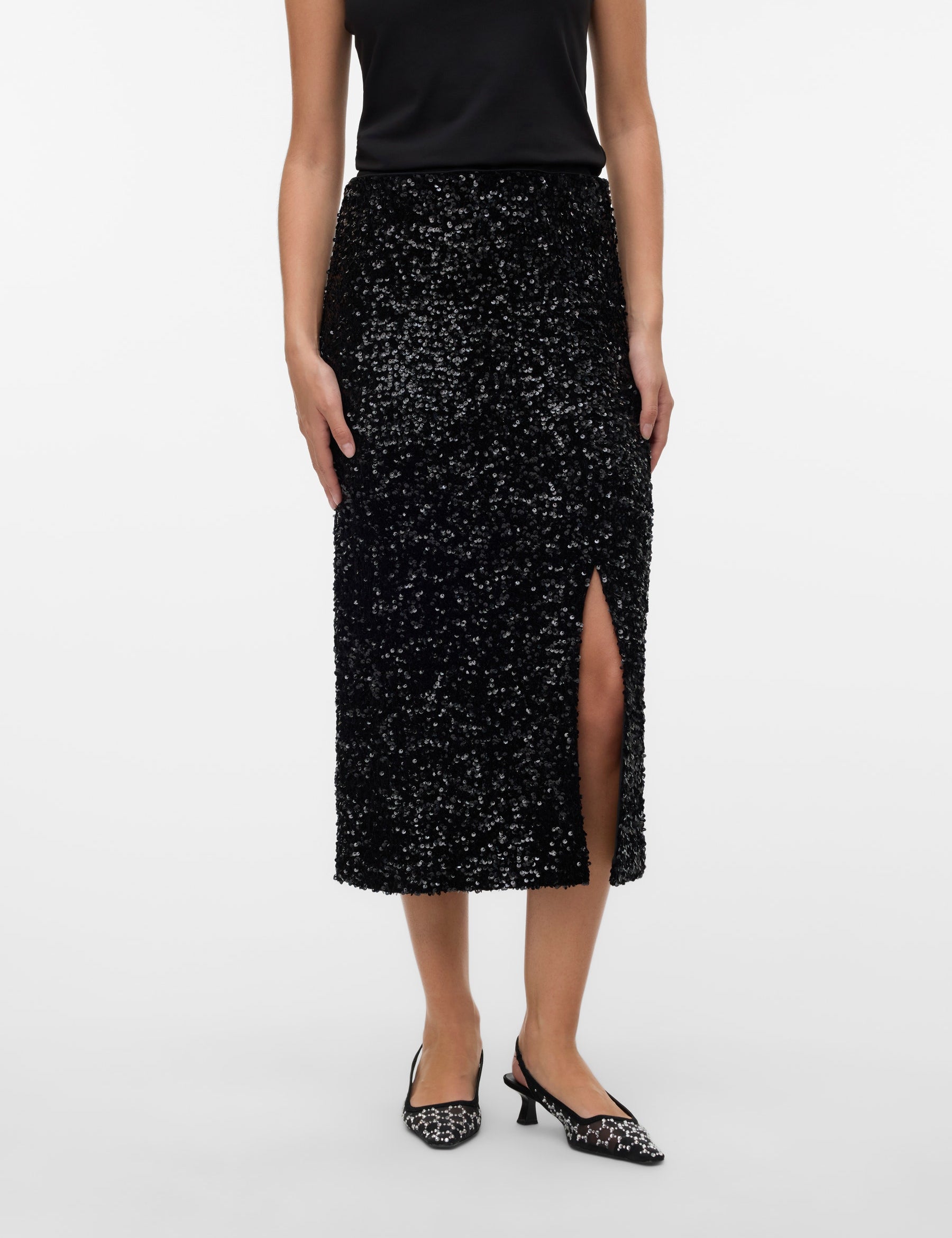 VERO MODA VMHALIA 7/8 skirt in black w. black sequins - Image 1