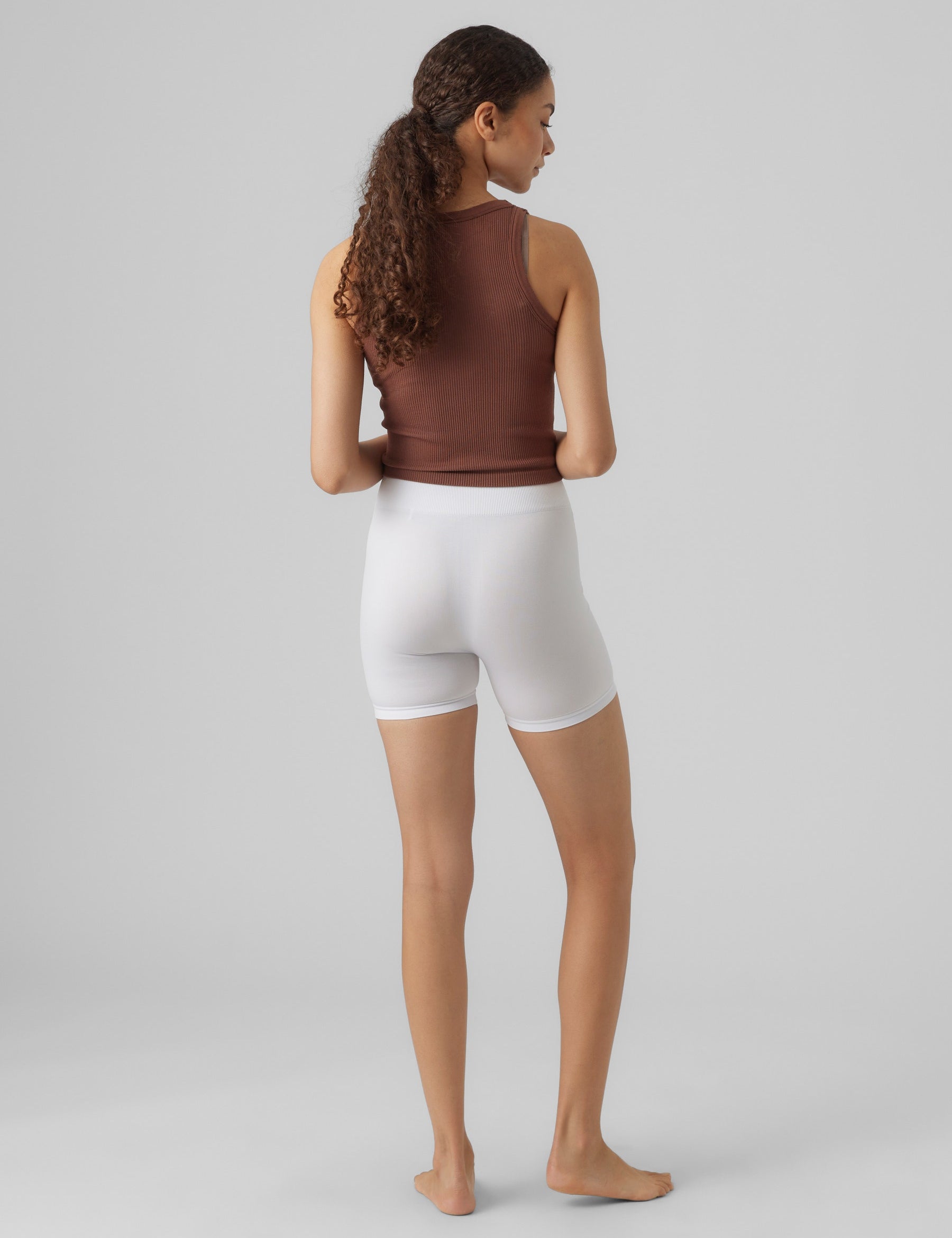 VERO MODA VMJACKIE seamless mini shorts in snow white - Image 2