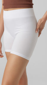 VERO MODA VMJACKIE seamless mini shorts in snow white - Image 5