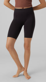 VERO MODA VMJACKIE shorts seamless in black - Image 1