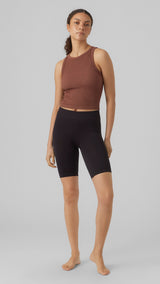 VERO MODA VMJACKIE shorts seamless in black - Image 4