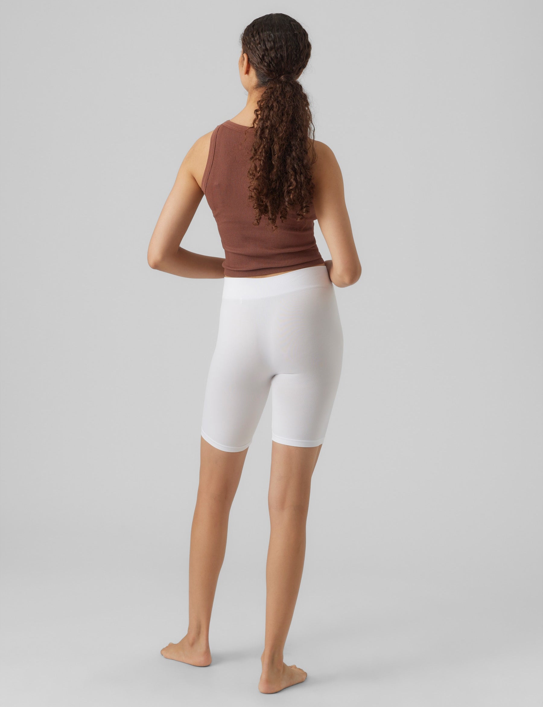 VERO MODA VMJACKIE shorts seamless in snow white - Image 2