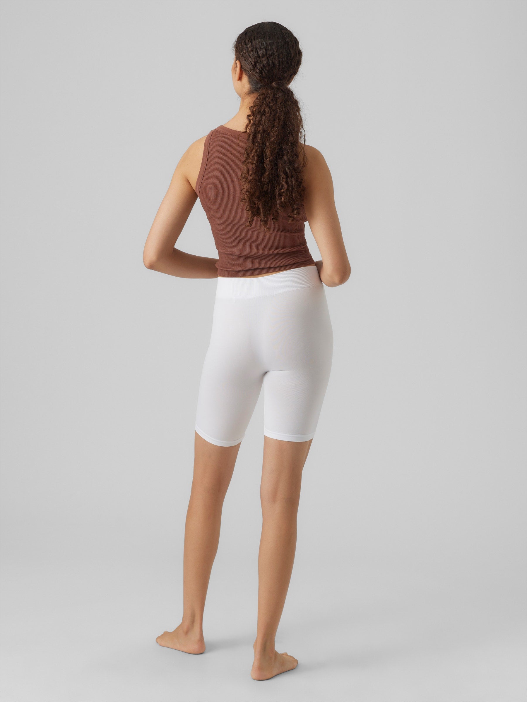 VERO MODA VMJACKIE shorts seamless in snow white - Image 2