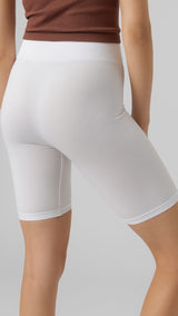 VERO MODA VMJACKIE shorts seamless in snow white - Image 5