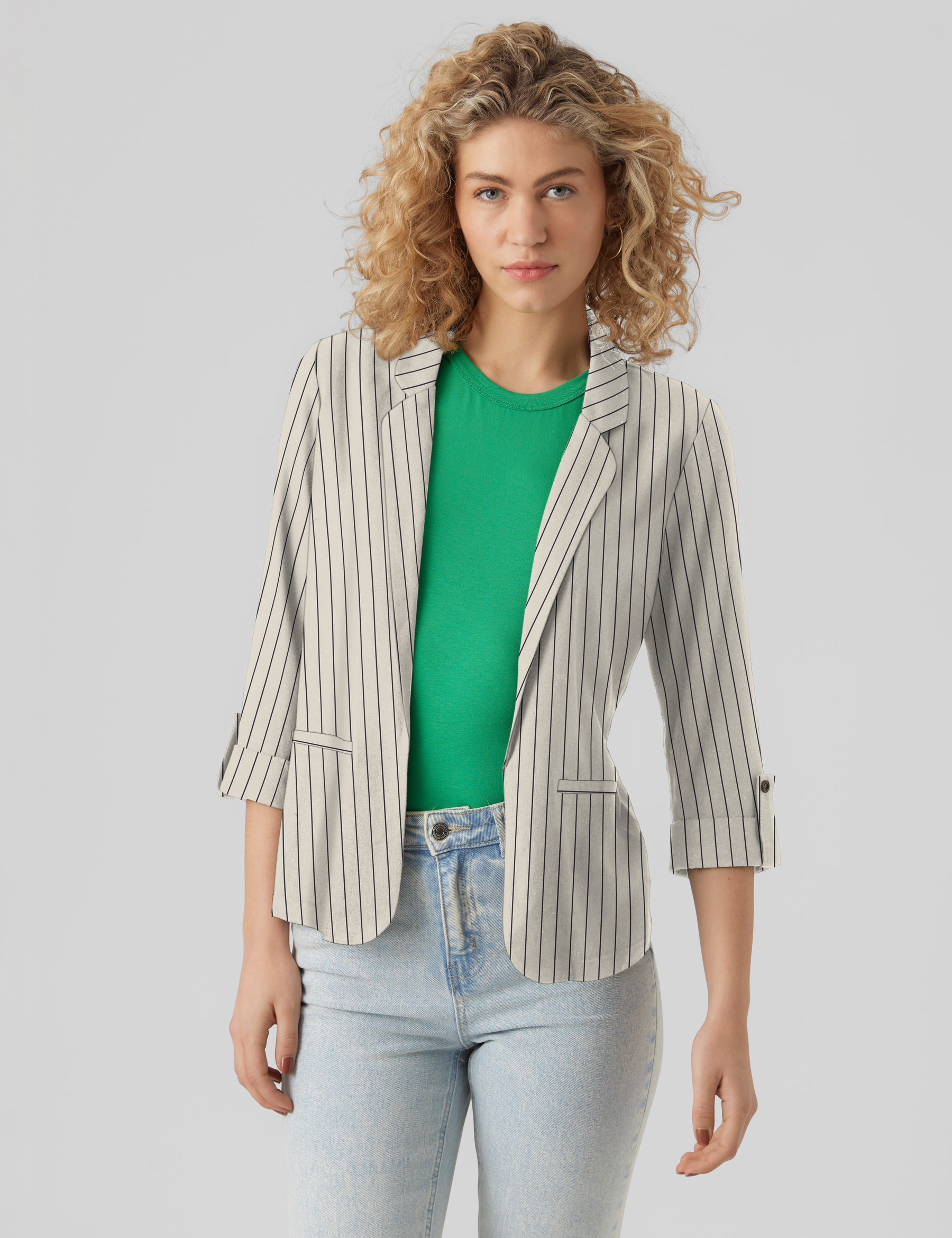 VERO MODA VMJESMILO 3/4 loose blazer in silver lining - Image 1