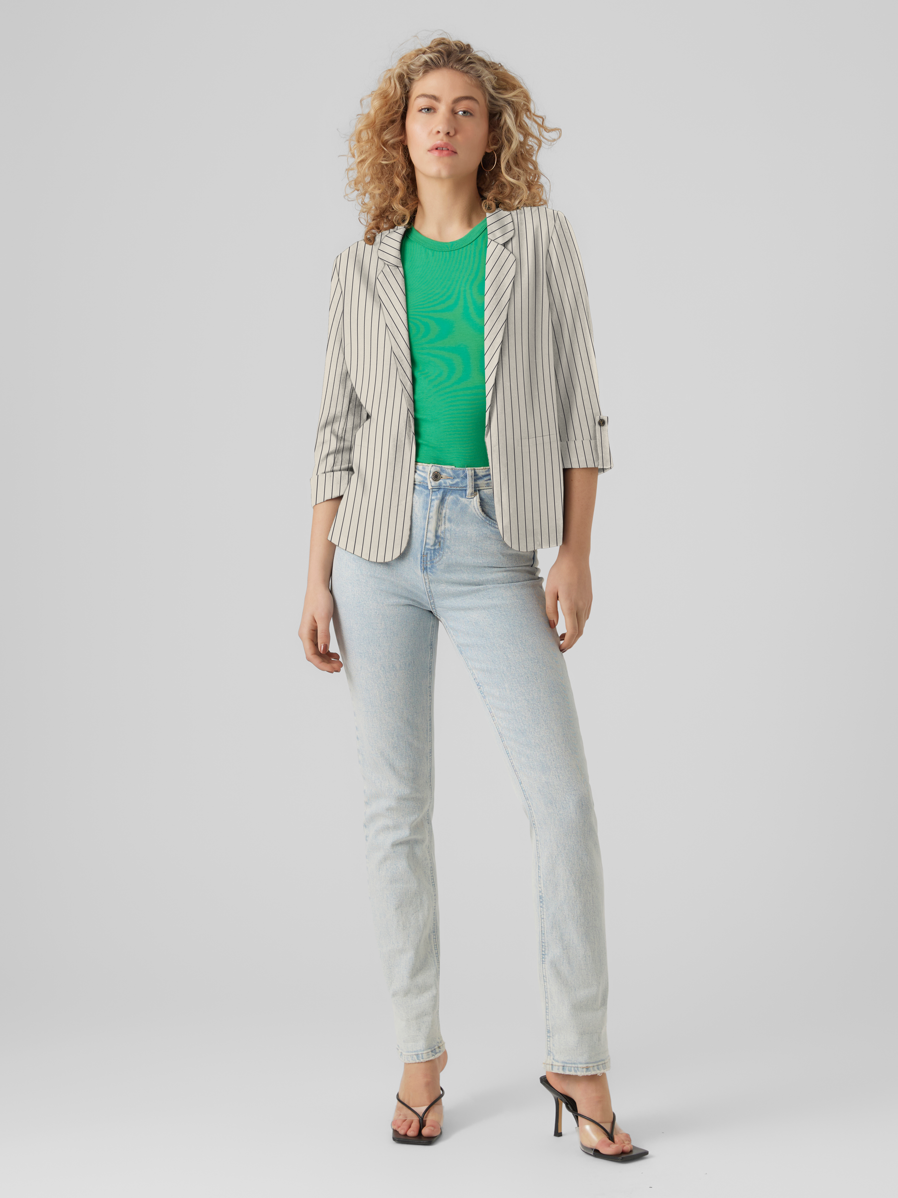VERO MODA VMJESMILO 3/4 loose blazer in silver lining - Image 4