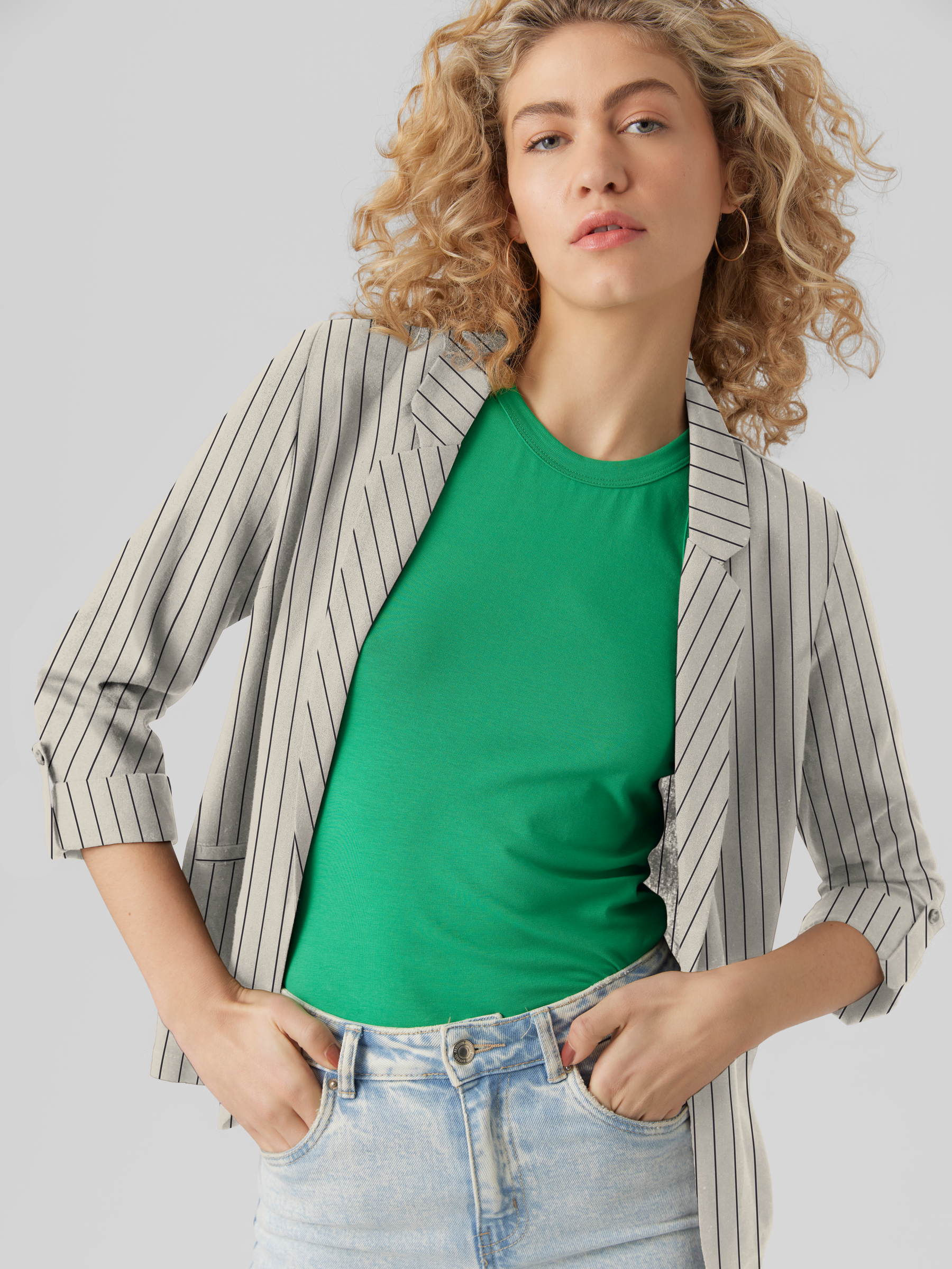 VERO MODA VMJESMILO 3/4 loose blazer in silver lining - Image 5