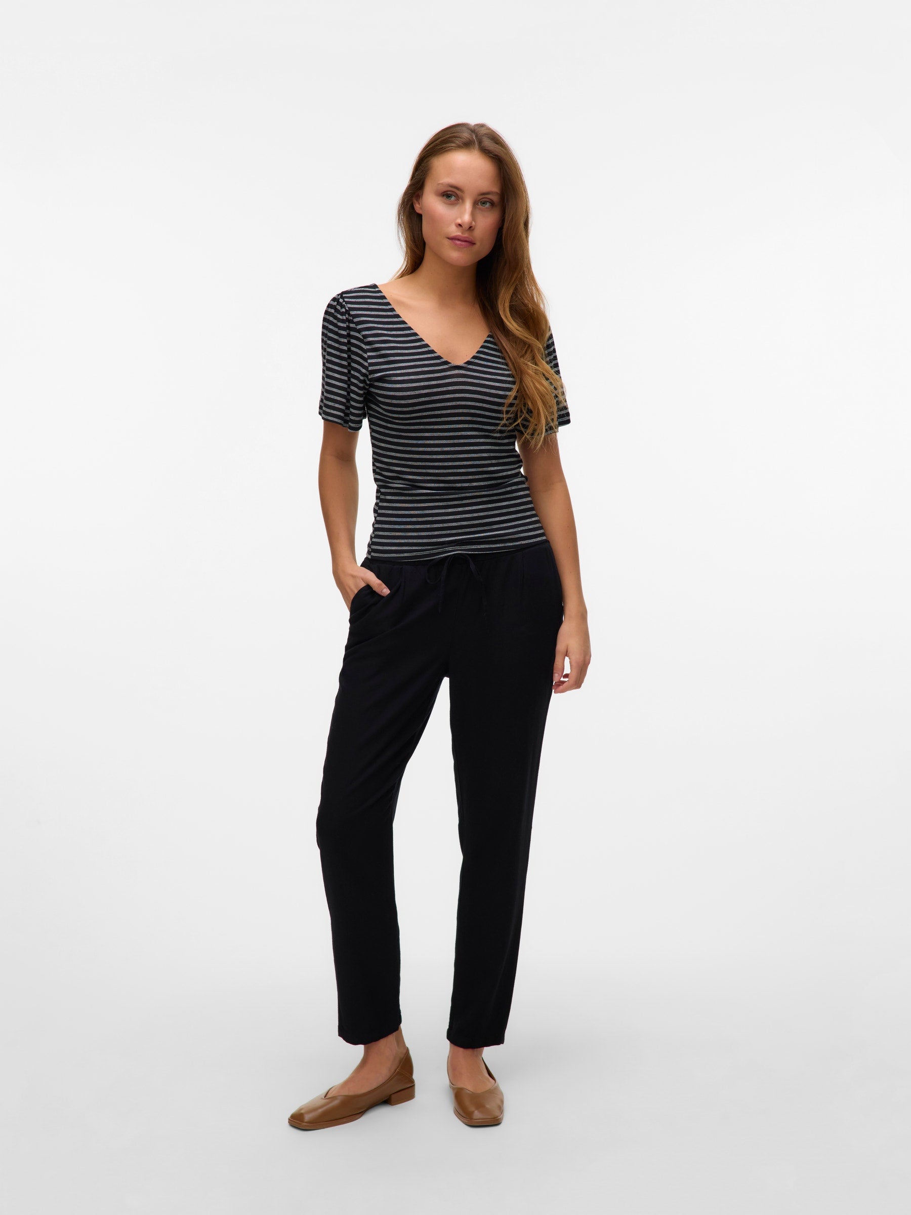 VERO MODA VMJESMILO ankle pants in black - Image 4