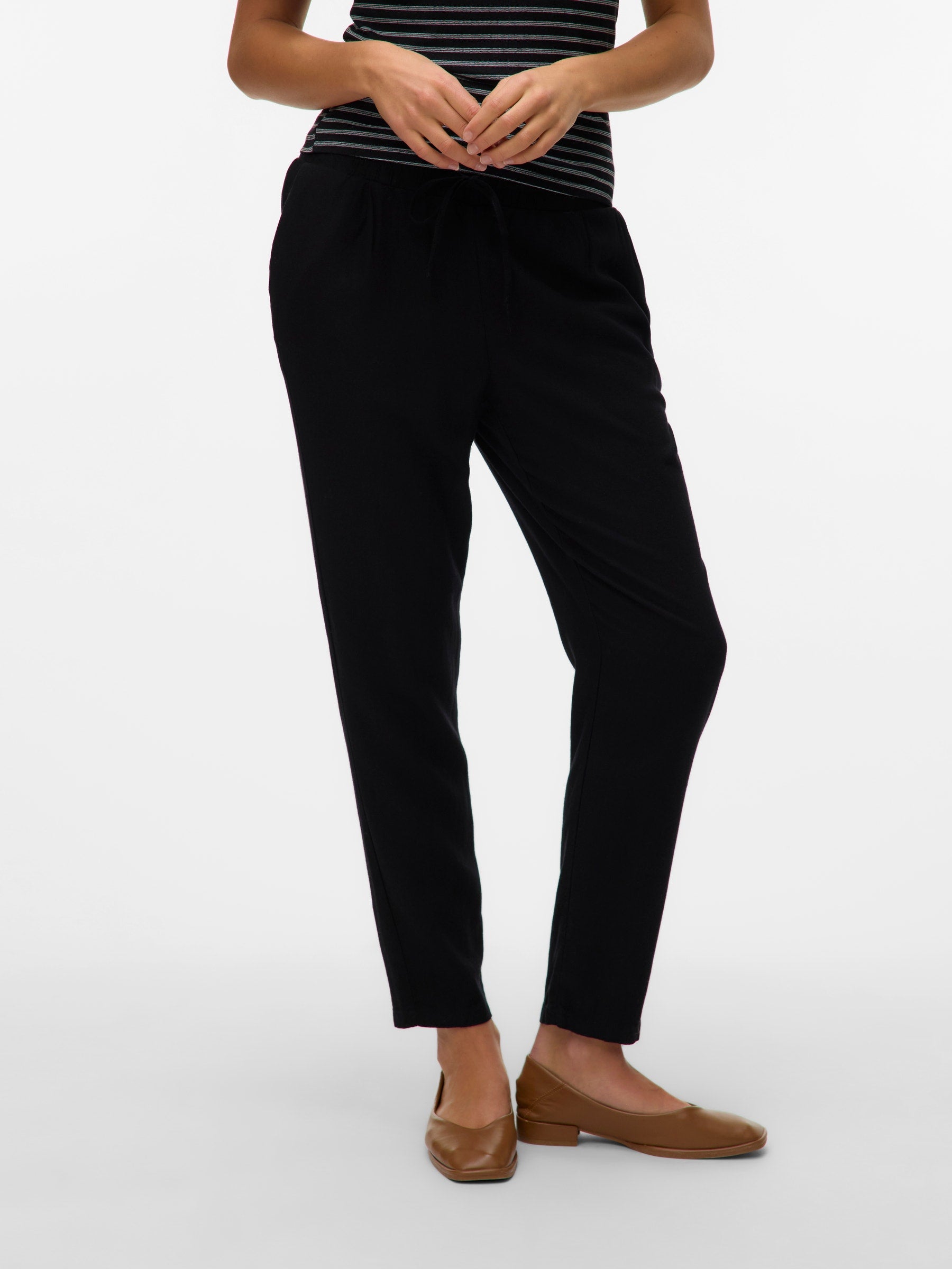 VERO MODA VMJESMILO ankle pants in black - Image 5