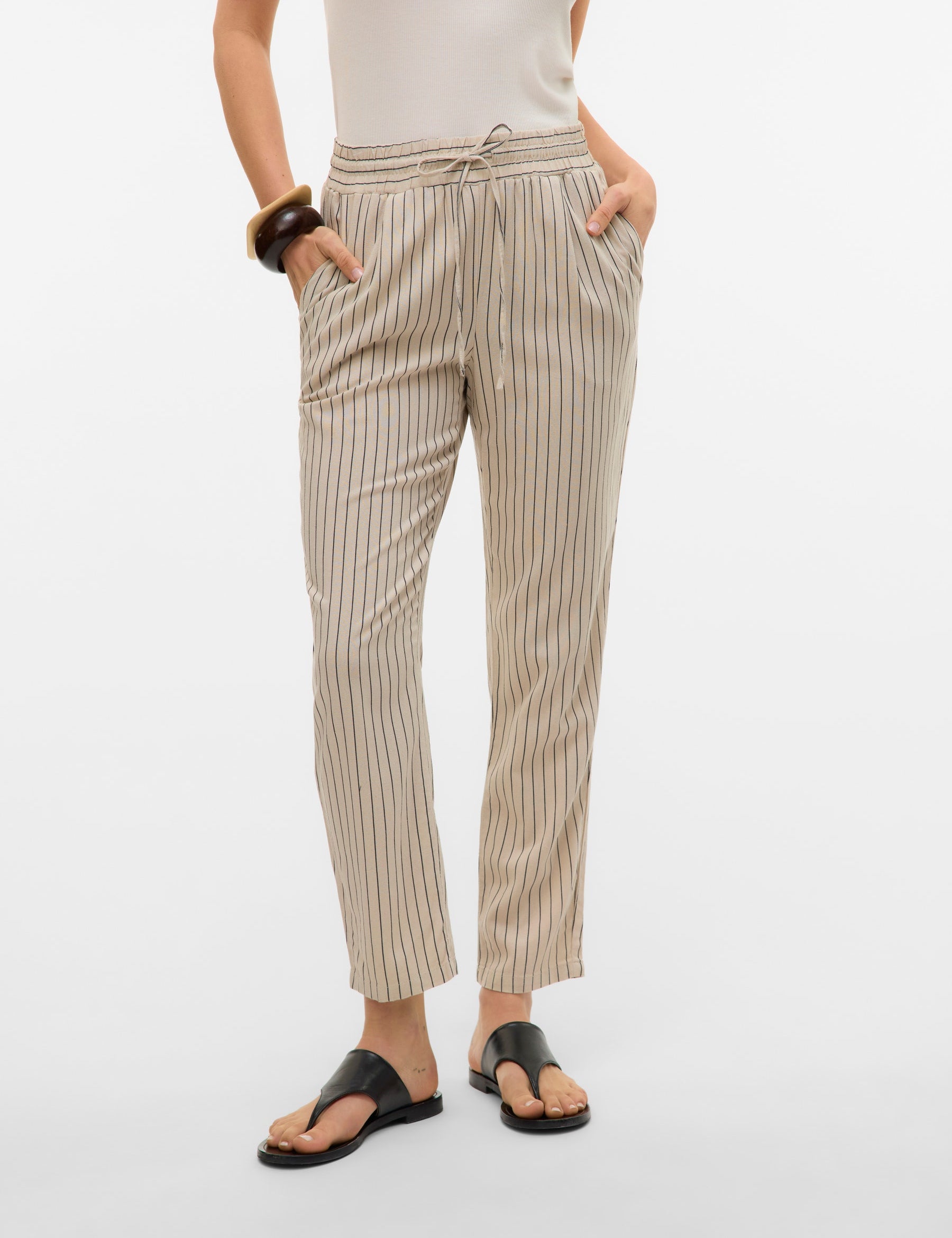 VERO MODA VMJESMILO ankle pants in silver lining - Image 1