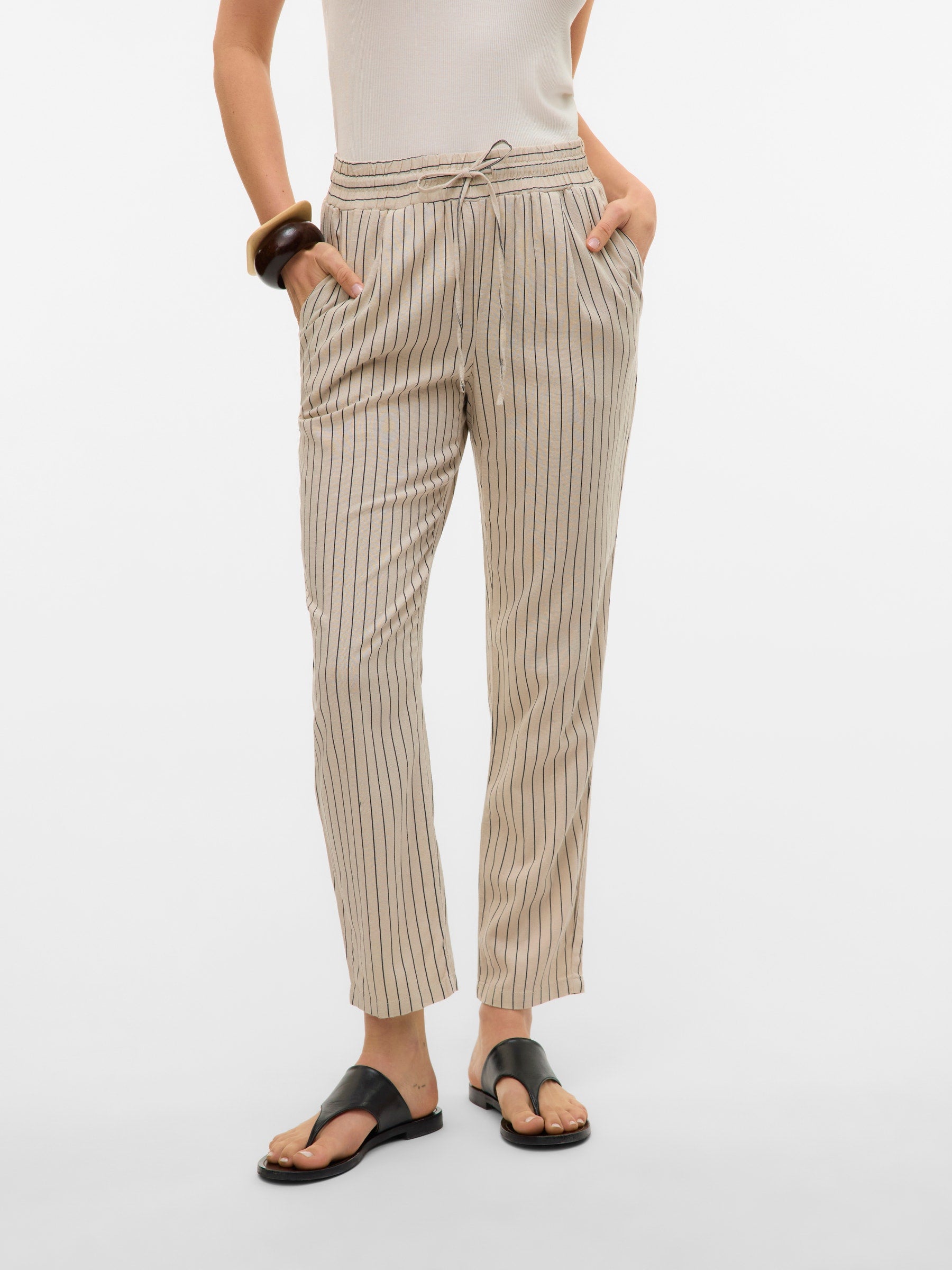 VERO MODA VMJESMILO ankle pants in silver lining - Image 1