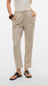 VERO MODA VMJESMILO ankle pants in silver lining - Image 1