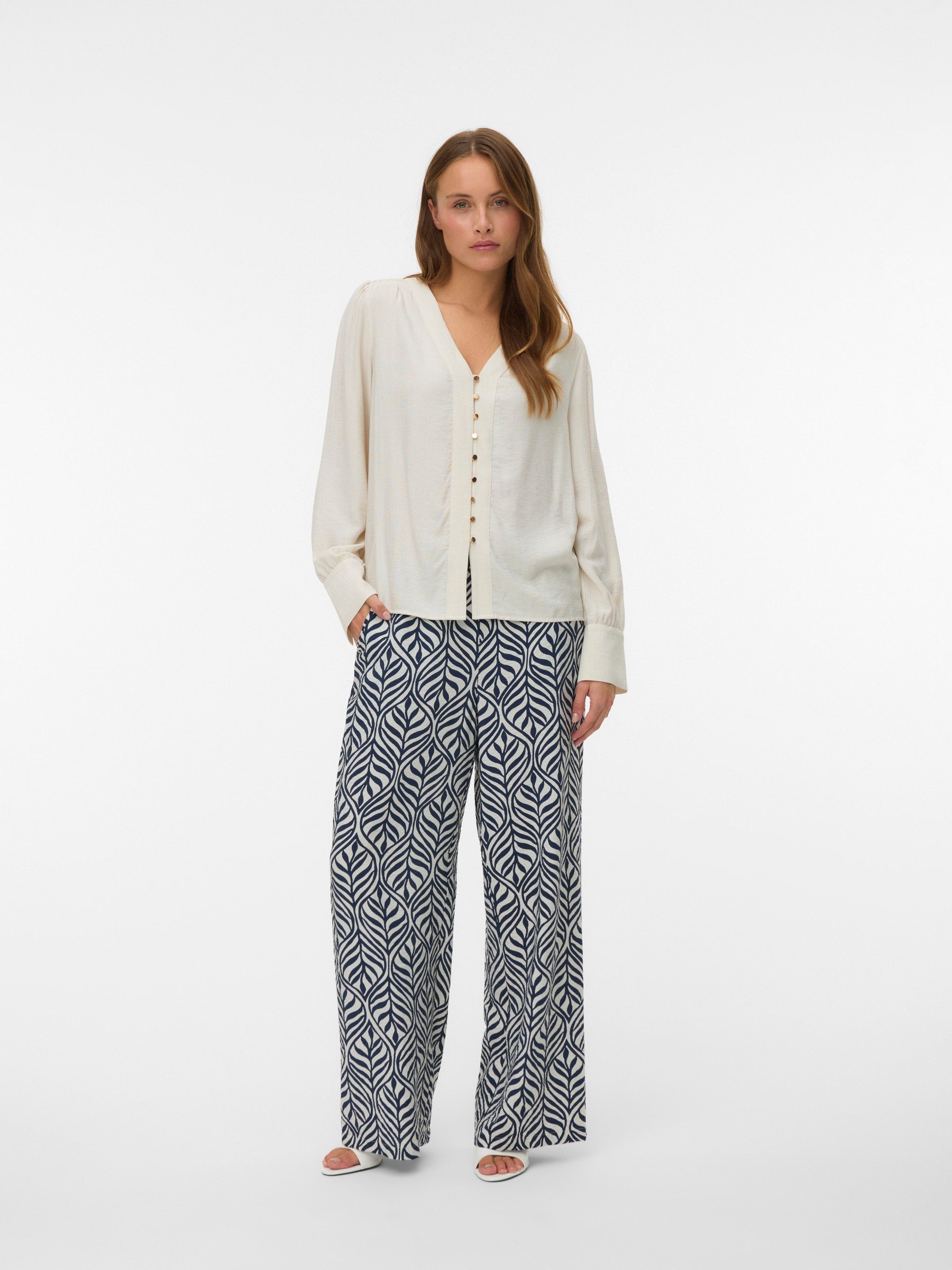 VERO MODA VMJISANA v-neck shirt in birch - Image 1