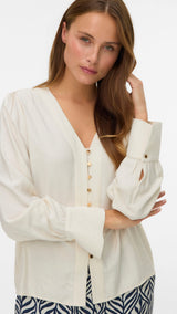 VERO MODA VMJISANA v-neck shirt in birch - Image 4
