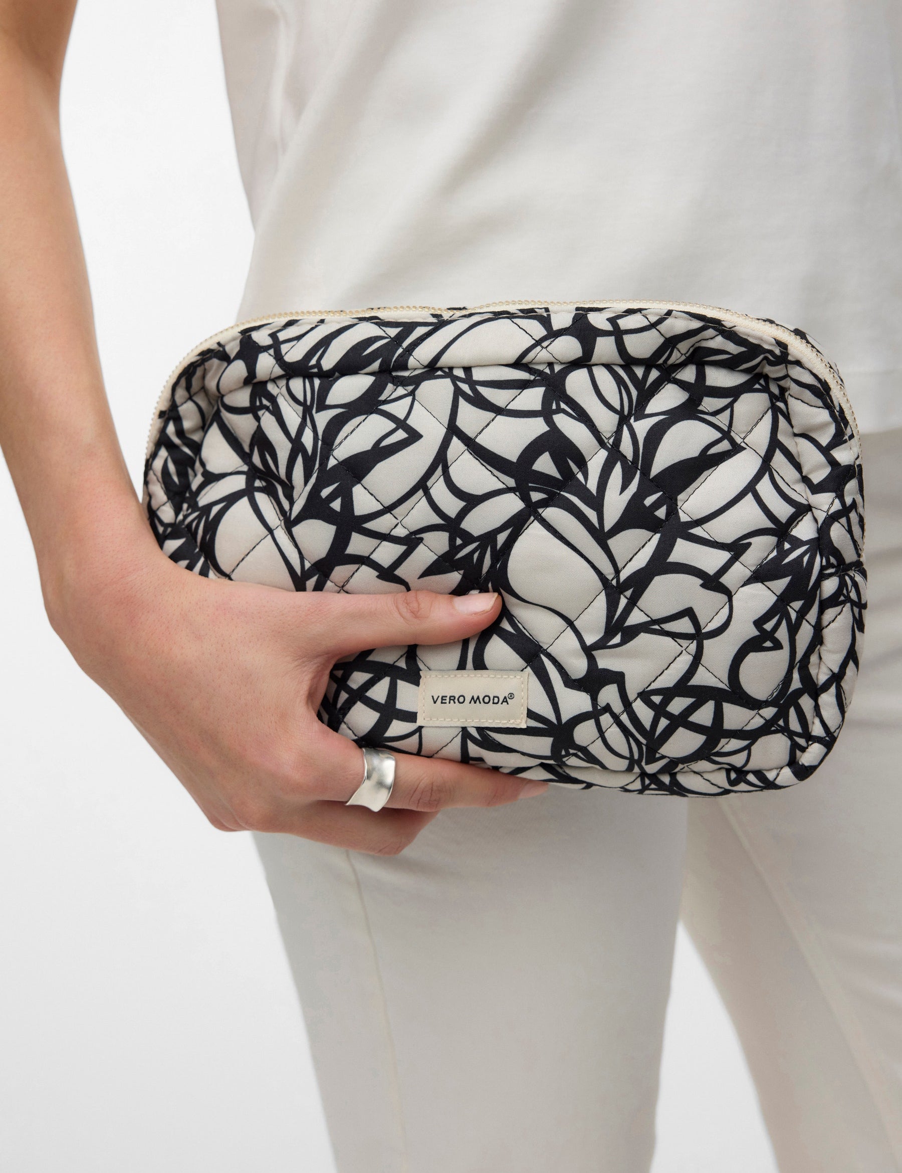 VERO MODA VMJOY toilet bag big in pumice stone binne - Image 2