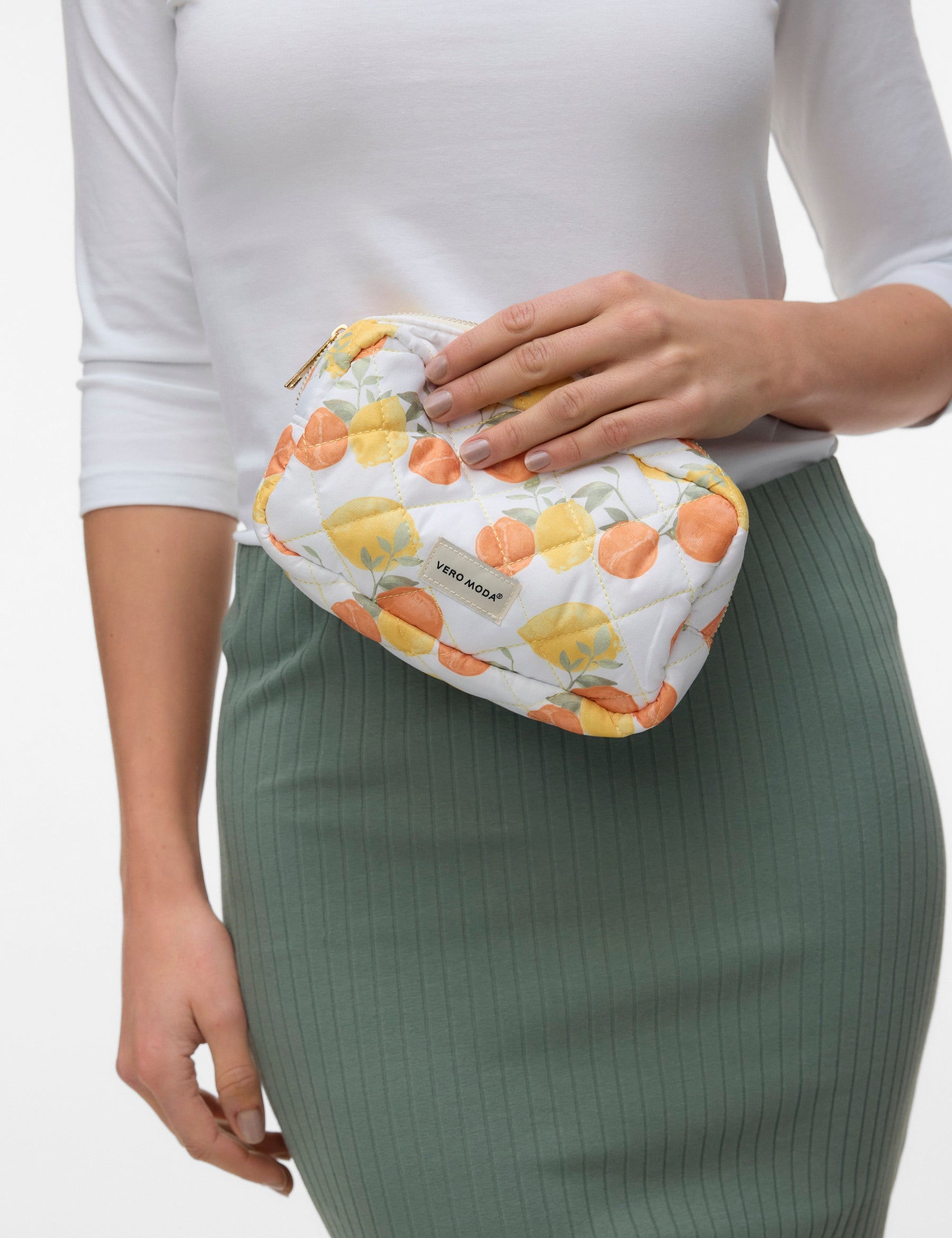 VERO MODA VMJOY toilet bag small in snow white caia - Image 1