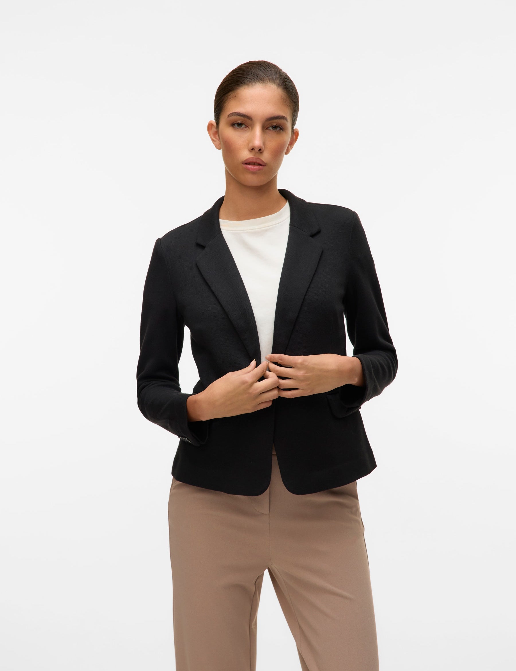 VERO MODA VMJULIA blazer in black - Image 1
